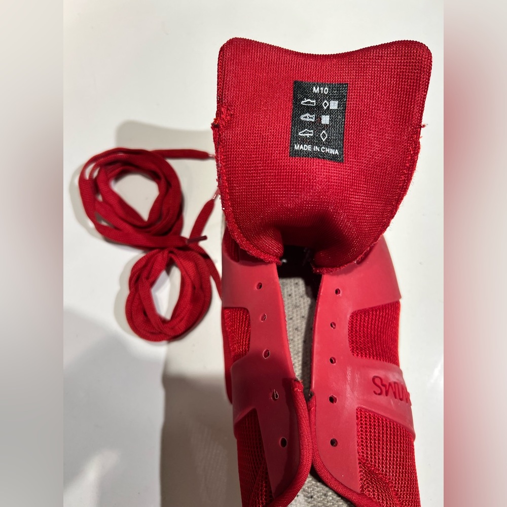 Sneakers for men - Size 10 / red